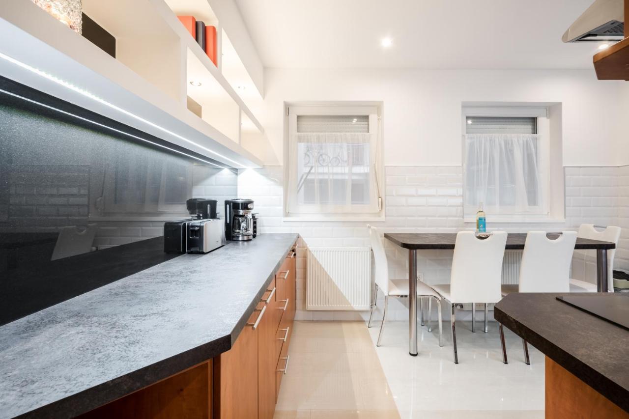 Bpr Garay Suite With Rooftop Terrace & A/C Budapest Extérieur photo